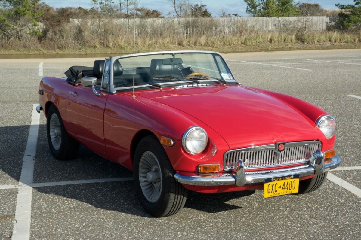 Head turning red on black 1973 MG MGB. 1973 MG MGB