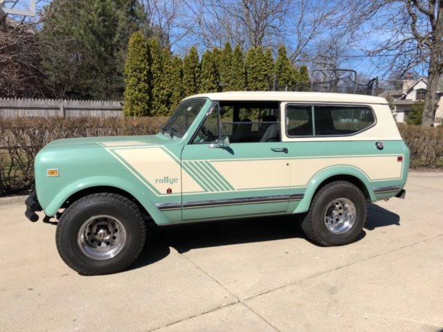 Head turning top on of off Scout II !!!!! 1979 International Harvester Scout Ralley trim