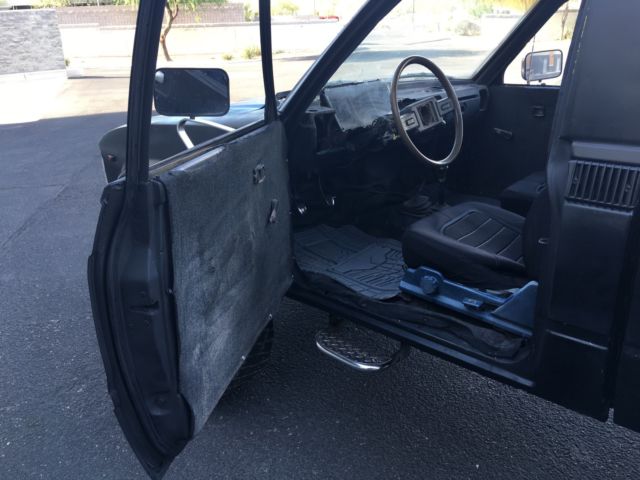 1980 Toyota Hilux 4x4 Straight Axle Rock Crawler - photo 11