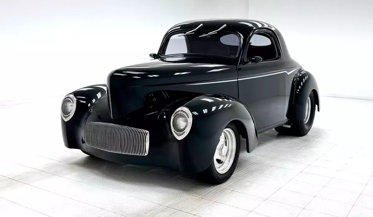 High End Build/Injected 350ci V8/TH400 Auto/Air Ride Suspension/Miles Deep Paint 1941 Willys 441 Coupe