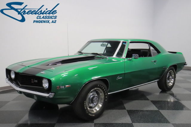 HIGH-END Z/28 TRIBUTE, 302 V8, 4 SPD, 4 WHEEL DISCS, OWNERS MANUAL, RESTO RCPTS! 1969 Chevrolet Camaro Z/28 Tribute