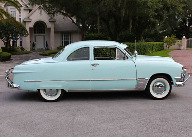 1950 Ford CUSTOM DELUXE CLUB COUPE - 42K MI Restored - photo 2