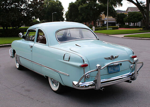 1950 Ford CUSTOM DELUXE CLUB COUPE - 42K MI Restored - photo 3