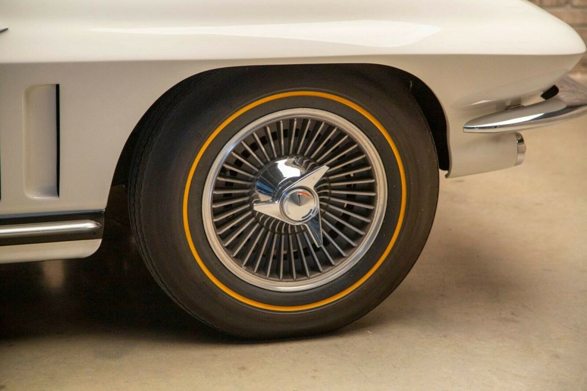1965 Chevrolet Corvette - photo 10