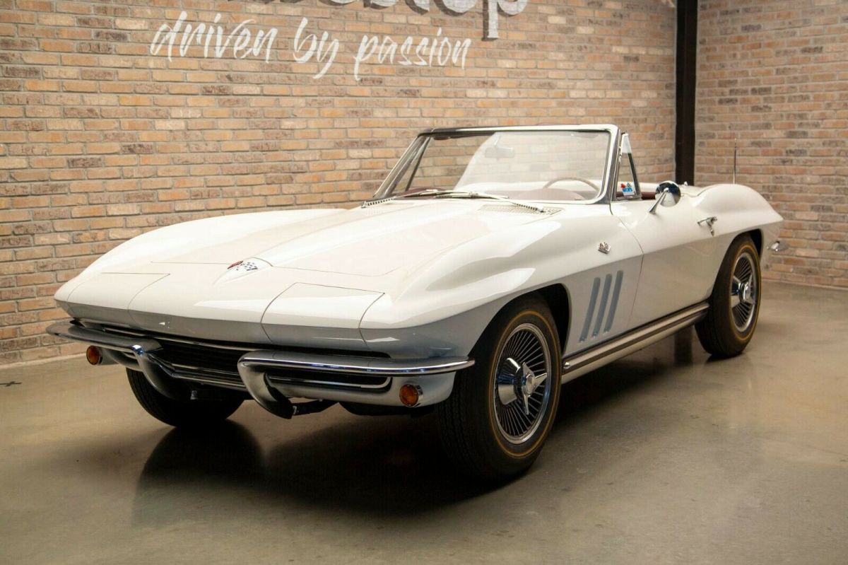 1965 Chevrolet Corvette - photo 6