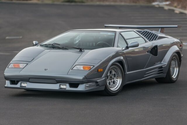 Highly collectible 1980's supercar icon. One of 658 cars produced worldwide. 1989 Lamborghini Countach 25th Anniversary