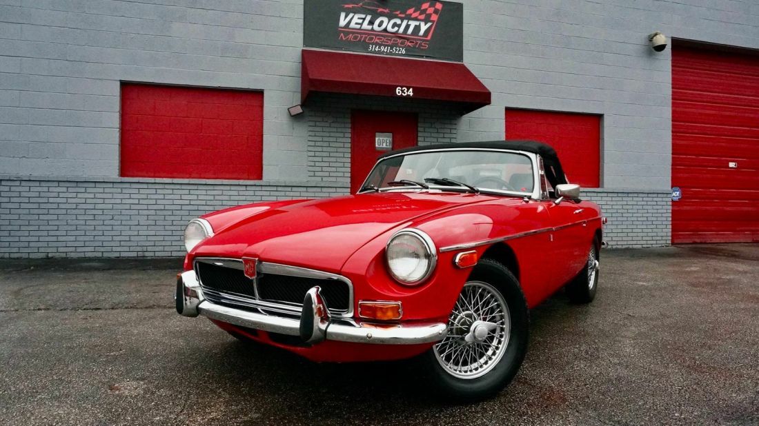 HIGHLY DETAILED NEW INTERIOR & TOP CHROME WIRE WHEELS & BUMPERS MAKE OFFER SALE! 1976 MG MGB CONVERTIBLE