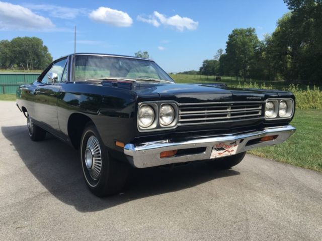 Highly Documented Numbers Matching Road Runner 426 Dual Quad HEMI V8 4 Speed 1969 Plymouth Road Runner Original