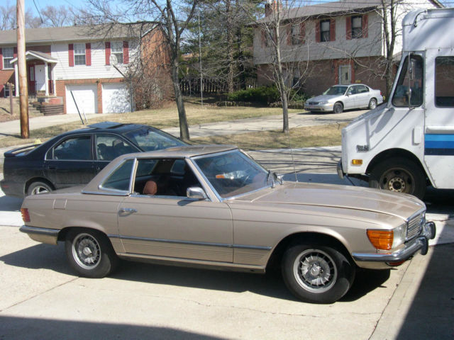 HISTORICAL 1973 MERCEDES-BENZ 450SL DEEP SABLE CONVERTIBLE OR HARDTOP CHAMPAGNE 1973 Mercedes-Benz 400-Series 450SL