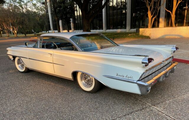 Holiday SceniCoupe 1959 Oldsmobile Ninety-Eight