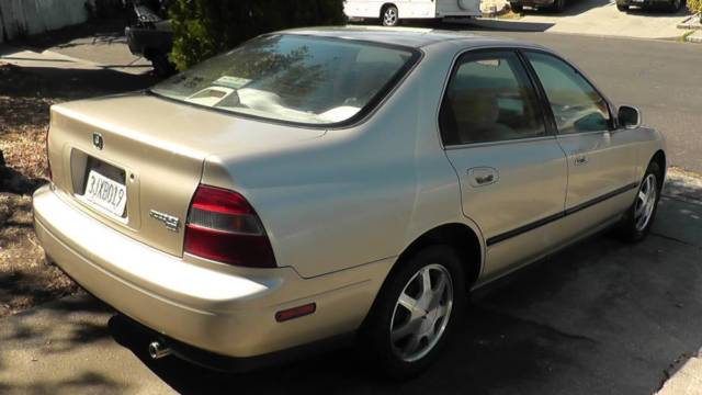 Honest Seller Nice 1994 Honda Accord LX 4 Door 5 Speed Manual AC Runs Great Look 1994 Honda Accord LX
