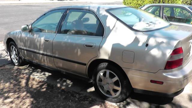1994 Honda Accord LX - photo 5
