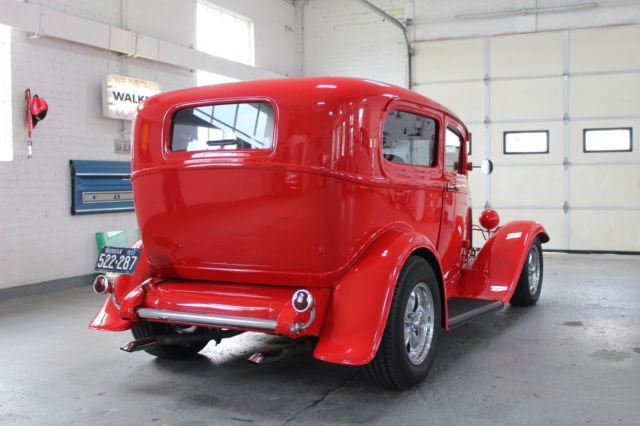 1932 Ford 2 Door Sedan - photo 5