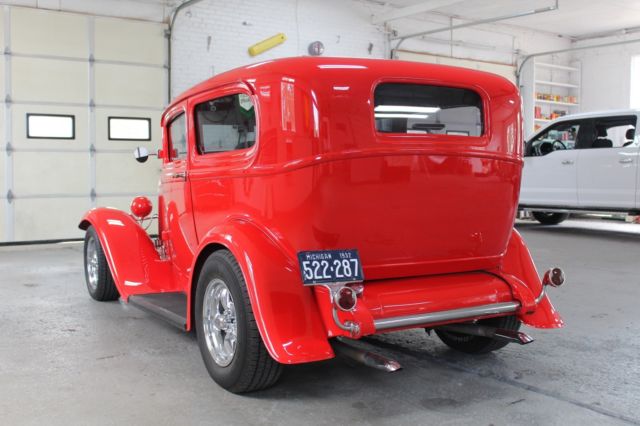 1932 Ford 2 Door Sedan - photo 7