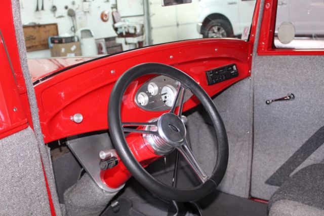 1932 Ford 2 Door Sedan - photo 8
