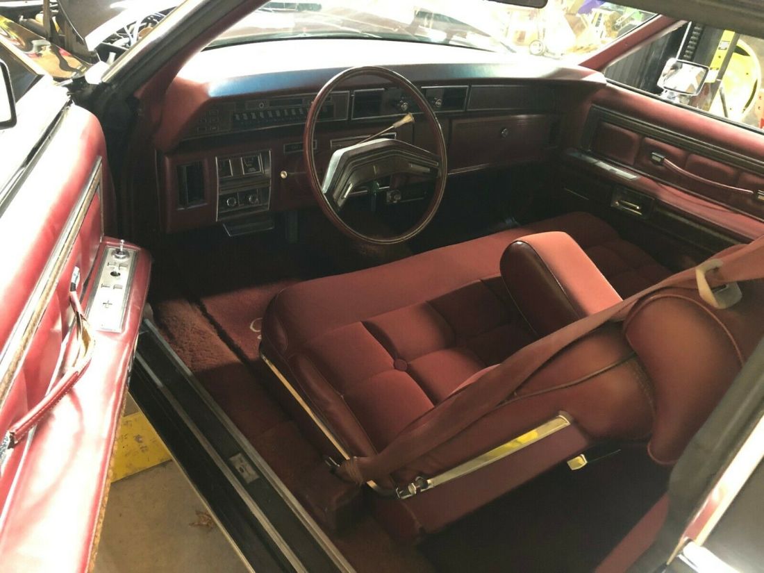 1976 Lincoln Continental Town Coupe - photo 5