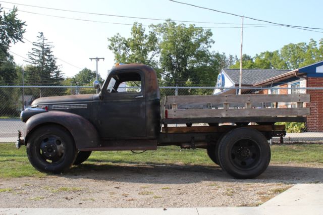 1946 Chevrolet 1 1/2 Ton Stake Truck - photo 5