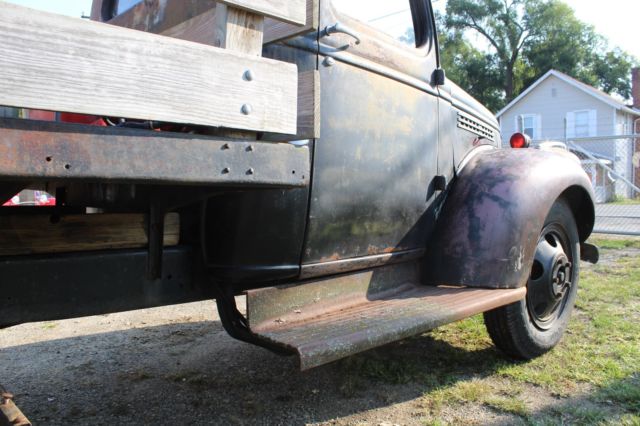 1946 Chevrolet 1 1/2 Ton Stake Truck - photo 7