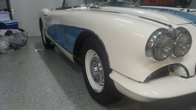 1960 Chevrolet Corvette - photo 5