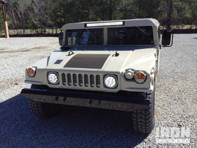 Hummer H1 1992 AM General M998 HMMWV 1992 Hummer H1 MILITARY