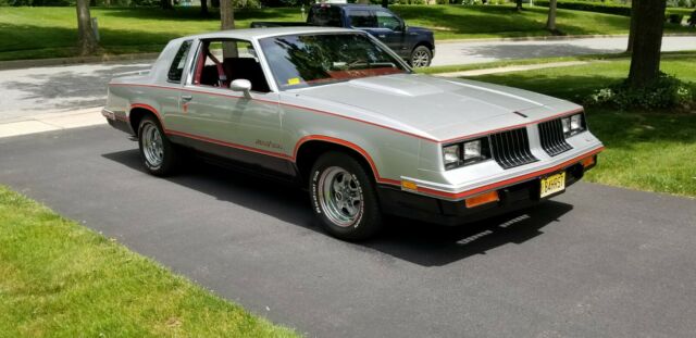 1984 Oldsmobile Cutlass Calais Hurst - photo 8