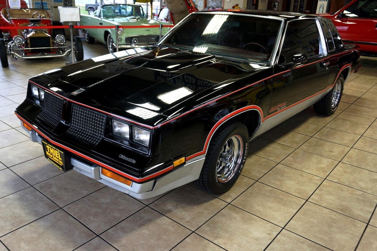 1983 Oldsmobile Cutlass Hurst 15th Anniversary Edition - photo 3