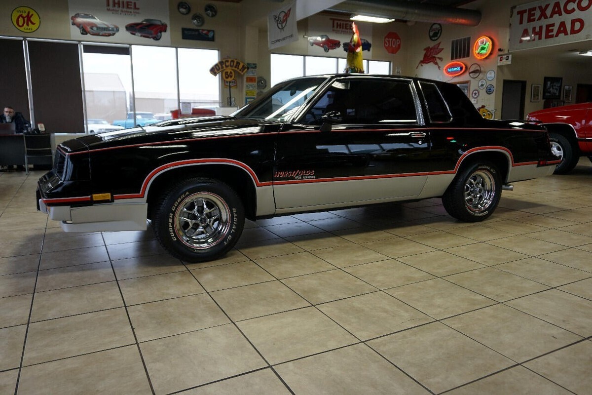 1983 Oldsmobile Cutlass Hurst 15th Anniversary Edition - photo 4