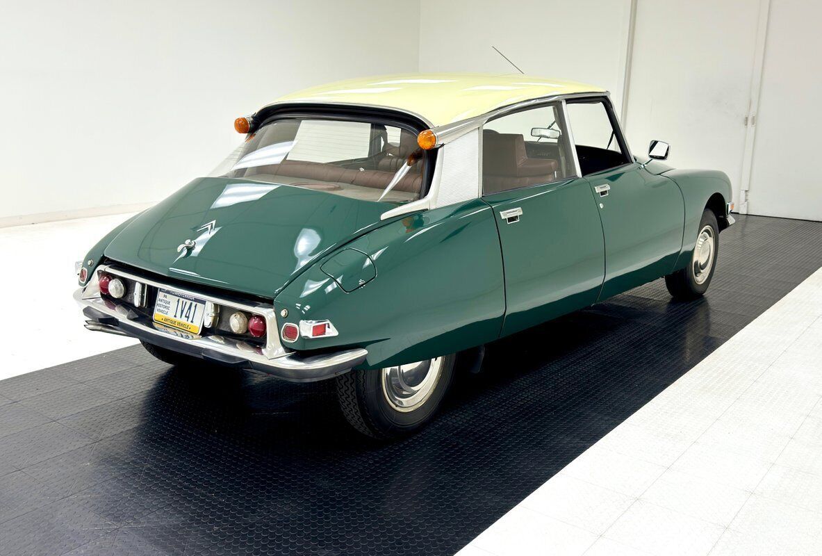 1972 Citroen DS 21 4 Door Sedan - photo 5