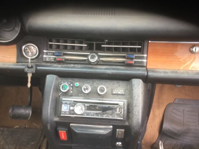 1974 Mercedes-Benz 200-Series -- - photo 6
