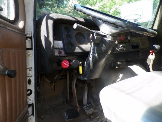 1982 International Harvester s 1900 crane , dump, bucket truck - photo 2