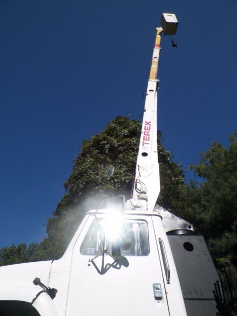 1982 International Harvester s 1900 crane , dump, bucket truck - photo 3