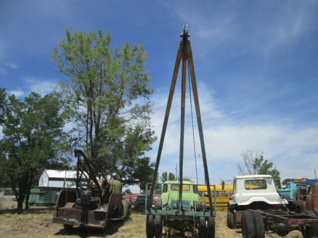 1946 International Harvester KB5 Tow Truck - photo 4