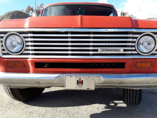 IHC Pickup Truck Series D 3/4 Ton 2WD 8200 GVWR Package 392 V8 3SP PS PB 1974 International Harvester 200 Camper Special Custom Chrome Trim