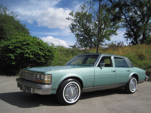 1977 Cadillac Seville - photo 2