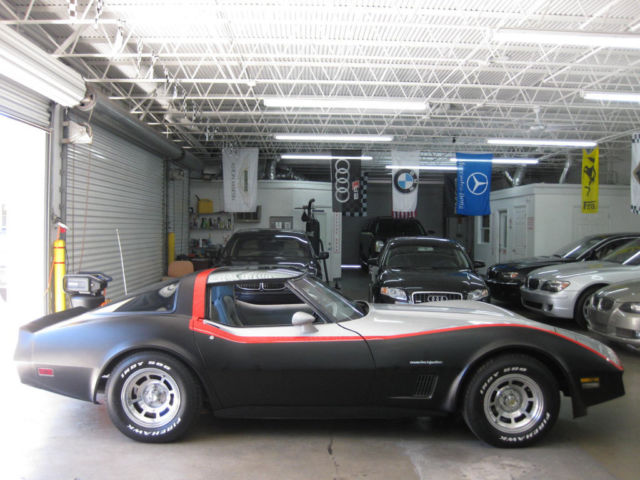 IMMACULATE GARAGE KEPT $12,000 IN RECENT SERVICES STUNNING FLORIDA PRINCESS WOW! 1982 Chevrolet Corvette