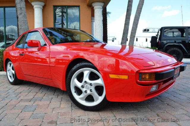 **IMMACULATE LAST YEAR BASE 944 2.7L 5-SPEED GARAGE QUEEN! AS GOOD AS IT GETS! 1989 Porsche 944 Base Coupe 2-Door