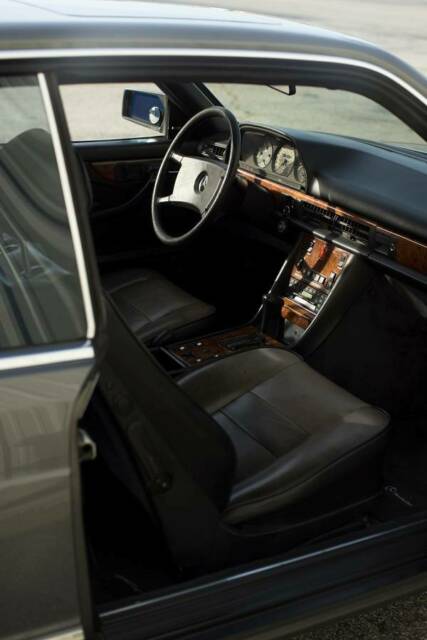 1983 Mercedes-Benz 500-Series - photo 7