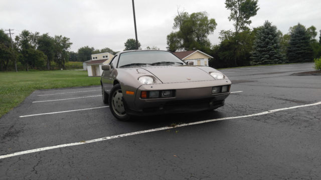 Immaculate Porsche coupe 1983 Porsche 928