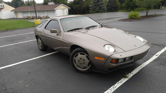 1983 Porsche 928 - photo 2