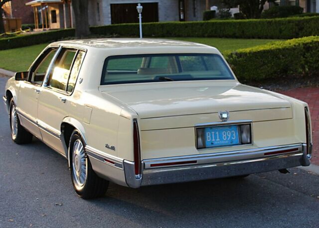 1991 Cadillac DeVille SEDAN DE VILLE - 42K MILES - photo 3