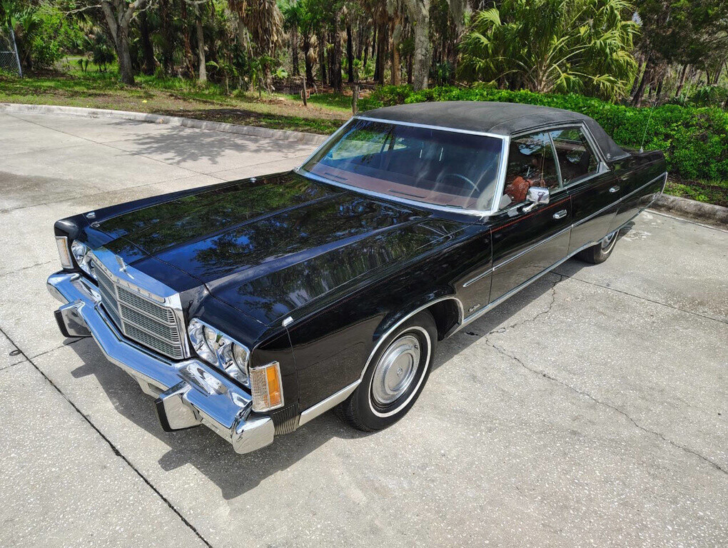 1975 Chrysler New Yorker SEDAN VINYL TOP - 29K ORIGINAL LOW MILES! - RARE FIND! - photo 13