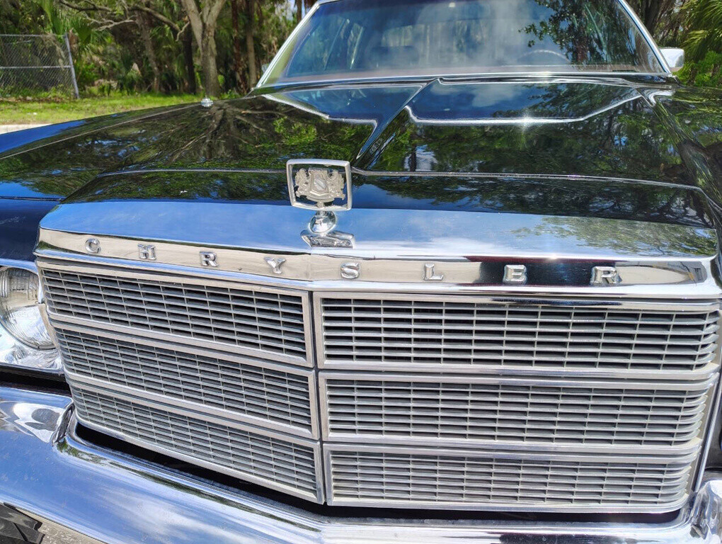 1975 Chrysler New Yorker SEDAN VINYL TOP - 29K ORIGINAL LOW MILES! - RARE FIND! - photo 3