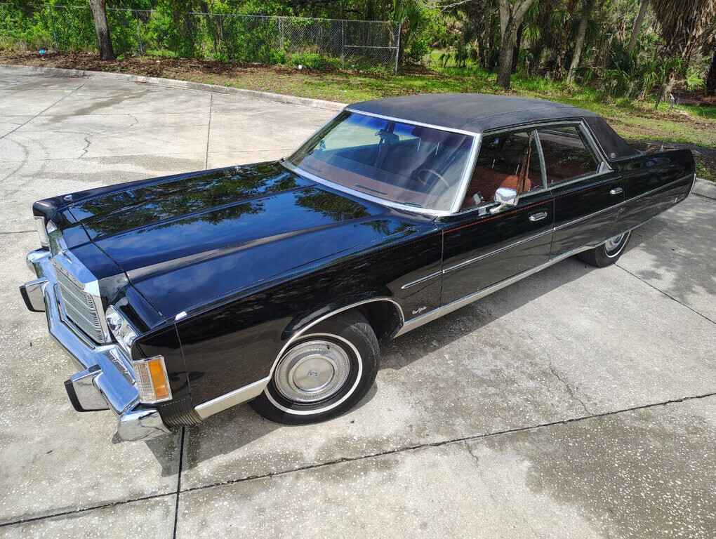 1975 Chrysler New Yorker SEDAN VINYL TOP - 29K ORIGINAL LOW MILES! - RARE FIND! - photo 4