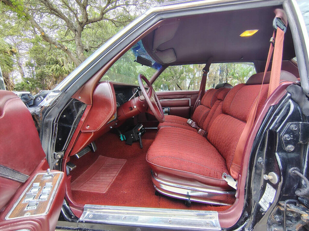 1975 Chrysler New Yorker SEDAN VINYL TOP - 29K ORIGINAL LOW MILES! - RARE FIND! - photo 7