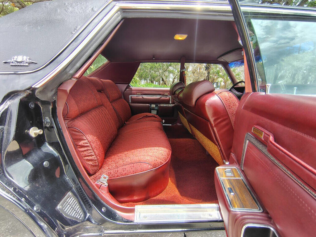 1975 Chrysler New Yorker SEDAN VINYL TOP - 29K ORIGINAL LOW MILES! - RARE FIND! - photo 9