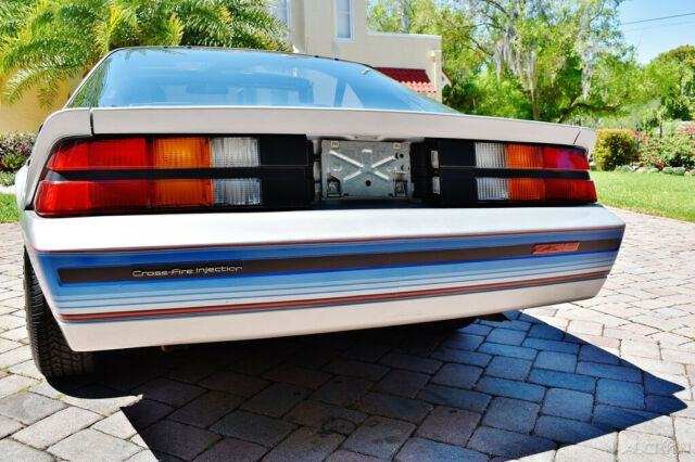 1982 Chevrolet Camaro Z28 5.0 L V8 Automatic 11k Miles - photo 10