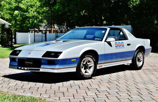 1982 Chevrolet Camaro Z28 5.0 L V8 Automatic 11k Miles - photo 2