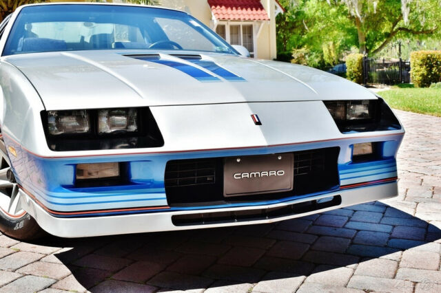 1982 Chevrolet Camaro Z28 5.0 L V8 Automatic 11k Miles - photo 6
