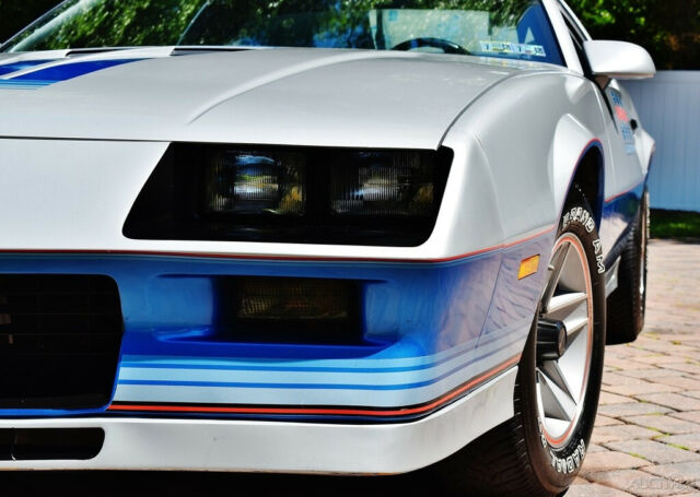1982 Chevrolet Camaro Z28 5.0 L V8 Automatic 11k Miles - photo 8