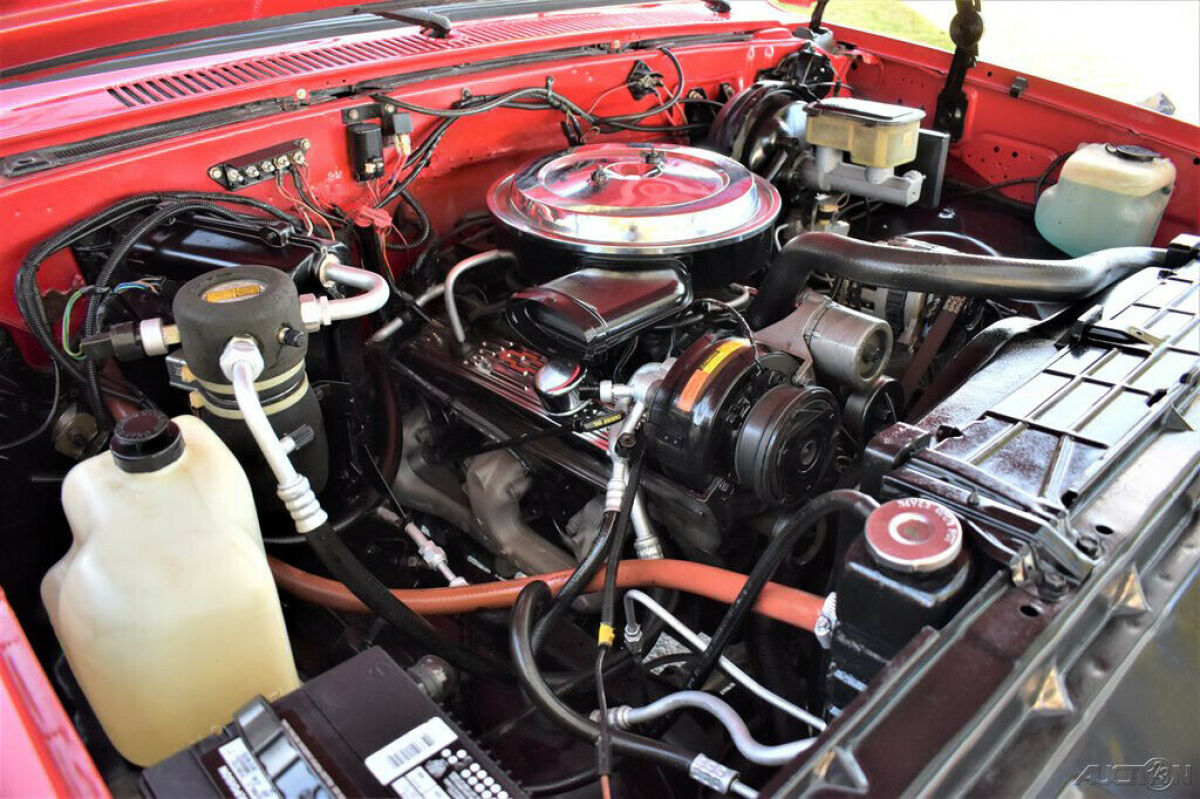 1985 Chevrolet C10 Silverado 4x4 Lots of Upgrades - photo 11